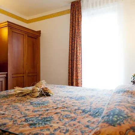 Bologna Отель 3*